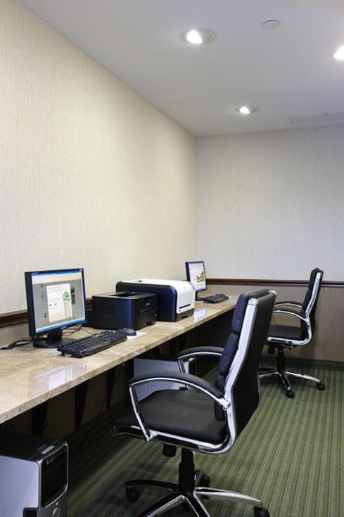 Holiday Inn Express Philadelphia Airport By Ihg Ессінгтон Екстер'єр фото